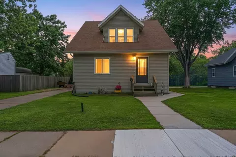 111 10th St, Clintonville, WI 54929