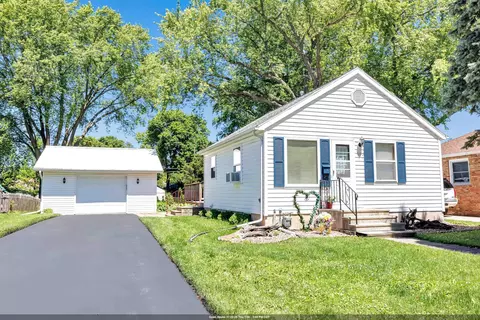 1192 Bond St, Green Bay, WI 54303