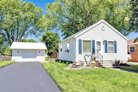 1192 Bond St, Green Bay, WI 54303