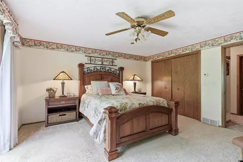 Bedroom - w2530 Brookhaven Drive, Appleton, WI 54915 photo 3 of 7