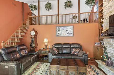 Living - w2530 Brookhaven Drive, Appleton, WI 54915 photo 4 of 4