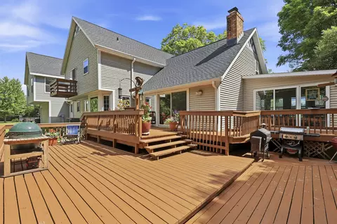 Exterior - w2530 Brookhaven Drive, Appleton, WI 54915 photo 15 of 21