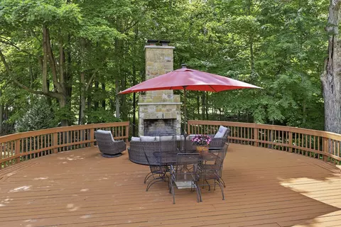Exterior - w2530 Brookhaven Drive, Appleton, WI 54915 photo 13 of 21