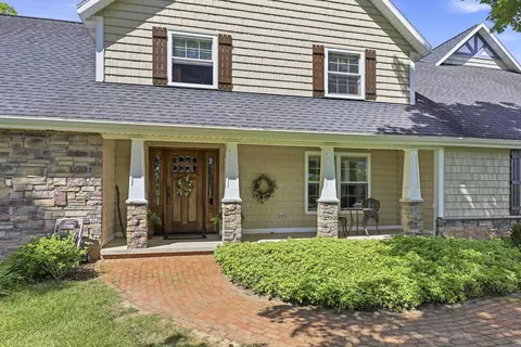 Exterior - w2530 Brookhaven Drive, Appleton, WI 54915 photo 6 of 21