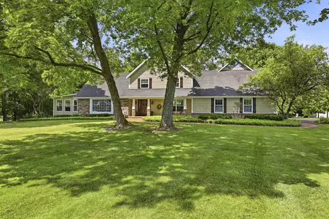 Exterior - w2530 Brookhaven Drive, Appleton, WI 54915 photo 4 of 21