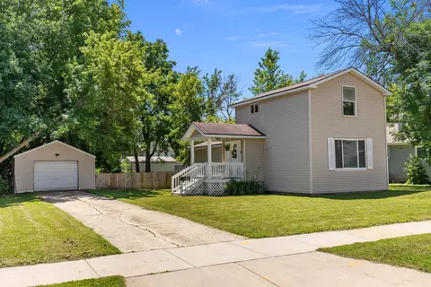 23 W Nevada Ave, Oshkosh, WI 54901