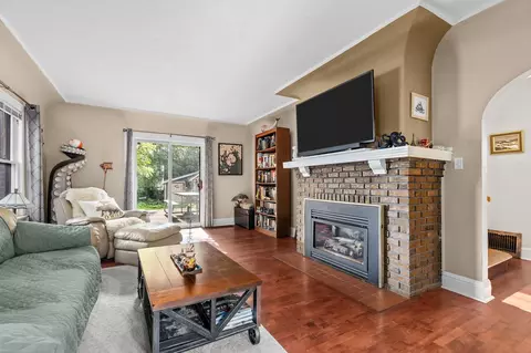 Living - 536 N Meade St, Appleton, WI 54911 photo 1 of 6