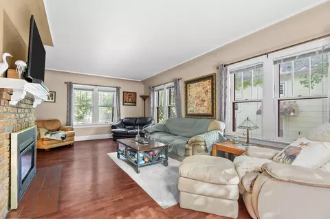 Living - 536 N Meade St, Appleton, WI 54911 photo 3 of 6