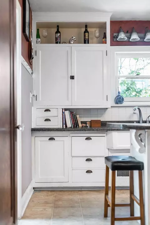 Kitchen - 536 N Meade St, Appleton, WI 54911 photo 2 of 9