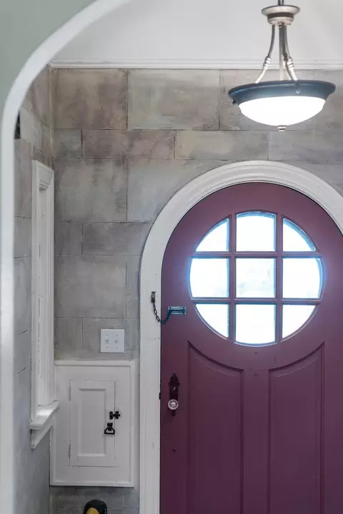 Entry Way - 536 N Meade St, Appleton, WI 54911 photo 11 of 19