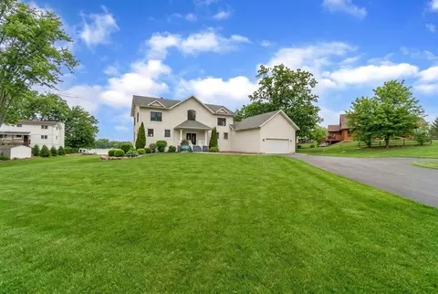 32840 80th St, Burlington, WI 53105