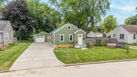 1416 N Kenilworth Ave, Appleton, WI 54911