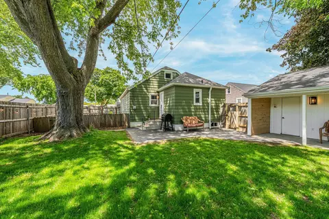 Exterior - 1416 N Kenilworth Ave, Appleton, WI 54911 photo 3 of 16