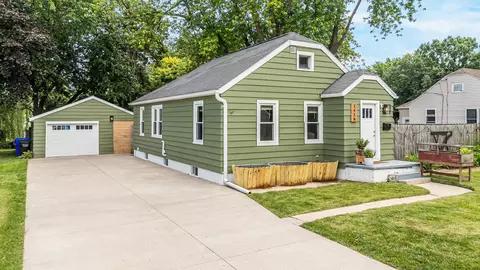 Exterior - 1416 N Kenilworth Ave, Appleton, WI 54911 photo 2 of 16