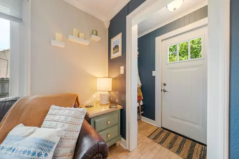 Entry Way - 1416 N Kenilworth Ave, Appleton, WI 54911 photo 2 of 4