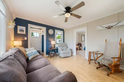 Living - 1416 N Kenilworth Ave, Appleton, WI 54911 photo 2 of 4