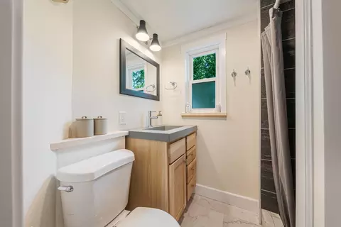 Bath - 1416 N Kenilworth Ave, Appleton, WI 54911 photo 1 of 2