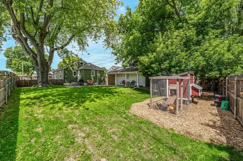 Exterior - 1416 N Kenilworth Ave, Appleton, WI 54911 photo 7 of 16