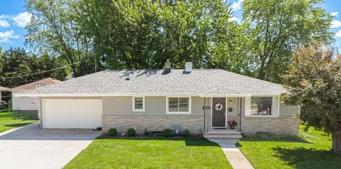 2514 N Owaissa St, Appleton, WI 54911
