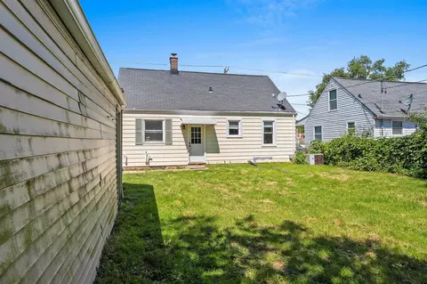 Exterior - 2214 N Division St, Appleton, WI 54911 photo 11 of 13