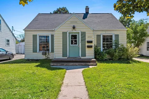 Exterior - 2214 N Division St, Appleton, WI 54911 photo 3 of 13