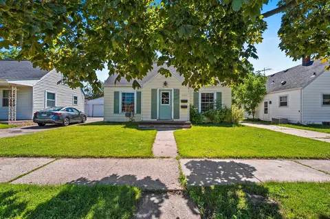 Exterior - 2214 N Division St, Appleton, WI 54911 photo 4 of 13