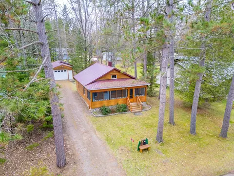 13412 Kresse Ln, Mountain, WI 54149