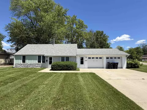 1046 S Evergreen St, Shawano, WI 54166