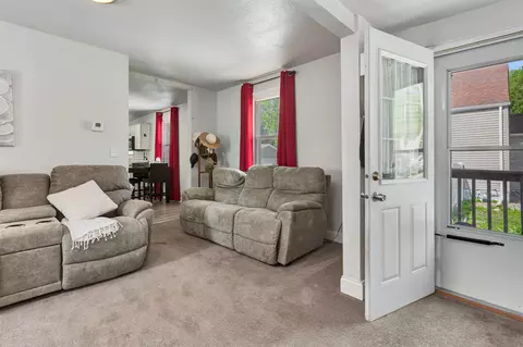 Entry Way - 707 E Dall St, Appleton, WI 54911 photo 1 of 1