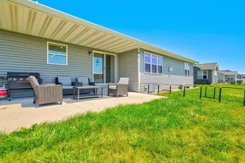 Exterior - 3411 E Aquamarine Ave, Appleton, WI 54913 photo 4 of 4
