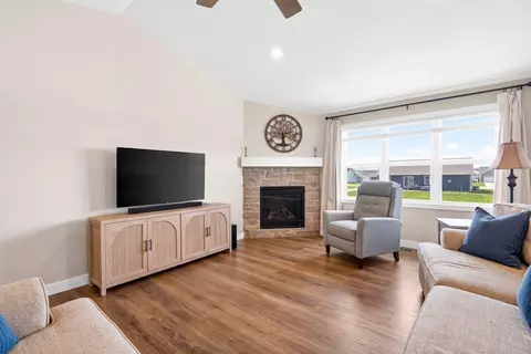 Living - 3411 E Aquamarine Ave, Appleton, WI 54913 photo 3 of 5