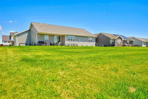 Exterior - 3411 E Aquamarine Ave, Appleton, WI 54913 photo 2 of 4