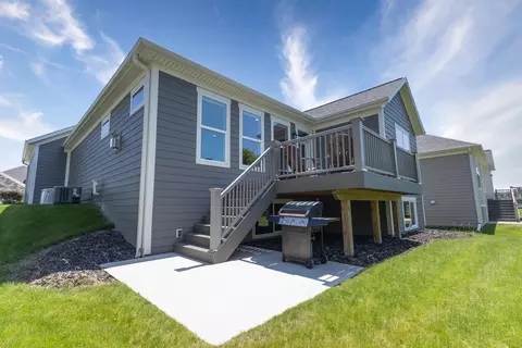 Exterior - 2263 E Baldeagle Dr, Appleton, WI 54913 photo 4 of 12