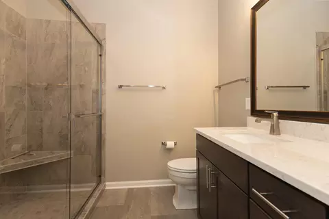 Bath - 2263 E Baldeagle Dr, Appleton, WI 54913 photo 2 of 3