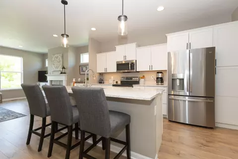Kitchen - 2263 E Baldeagle Dr, Appleton, WI 54913 photo 5 of 6