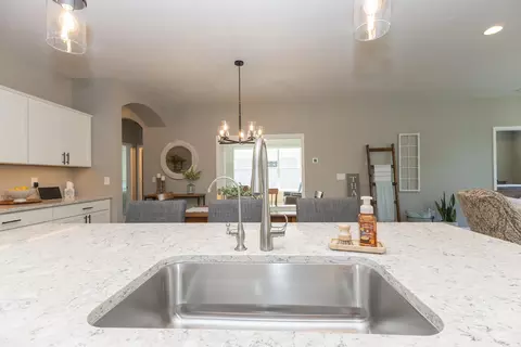 Kitchen - 2263 E Baldeagle Dr, Appleton, WI 54913 photo 4 of 6