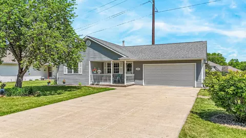 2209 High Meadows Ln, Neenah, WI 54956