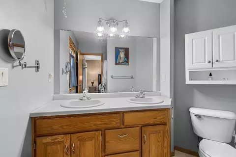 Bath - n9443 Handel Drive, Appleton, WI 54915 photo 2 of 4