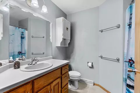 Bath - n9443 Handel Drive, Appleton, WI 54915 photo 3 of 4