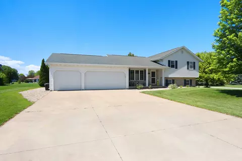 Exterior - n9443 Handel Drive, Appleton, WI 54915 photo 9 of 18