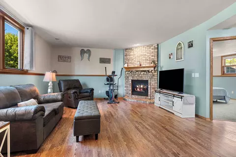 Living - n9443 Handel Drive, Appleton, WI 54915 photo 4 of 4