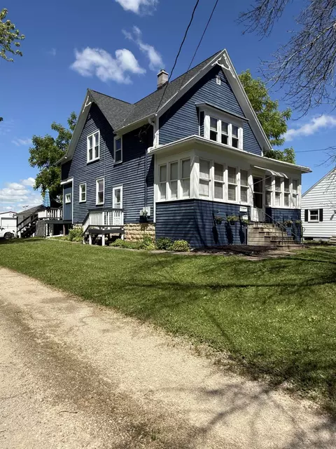 531 N Main St, Seymour, WI 54165