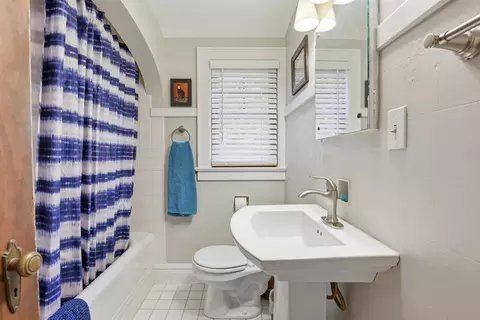 Bath - 109 E Roosevelt St, Appleton, WI 54911 photo 2 of 2