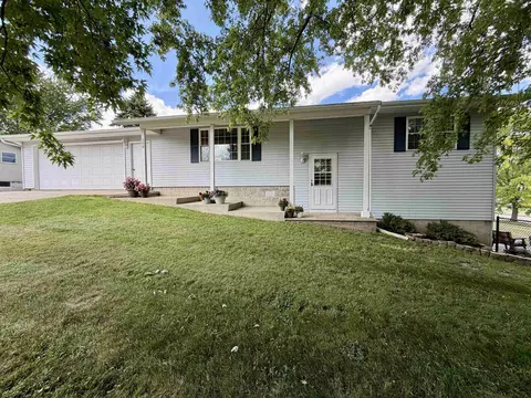 100 Fern Dr, Rosendale, WI 54974