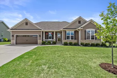 335 Deer Meadow Dr, Fredonia, WI 53021