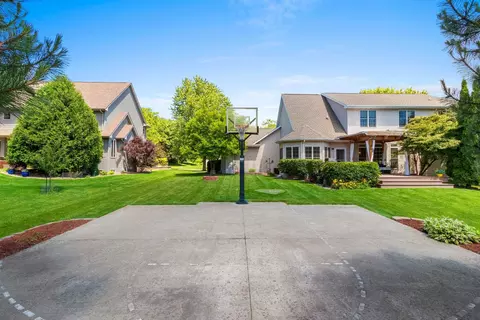 Exterior - 421 E Sheffield Ln, Appleton, WI 54913 photo 14 of 18