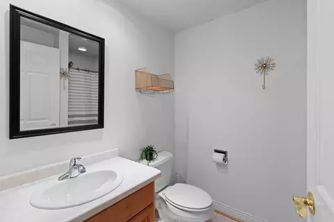 Bath - 421 E Sheffield Ln, Appleton, WI 54913 photo 5 of 5