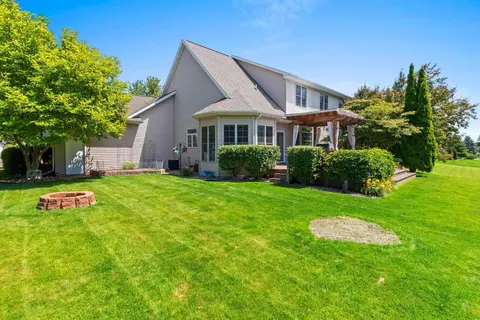 Exterior - 421 E Sheffield Ln, Appleton, WI 54913 photo 8 of 18