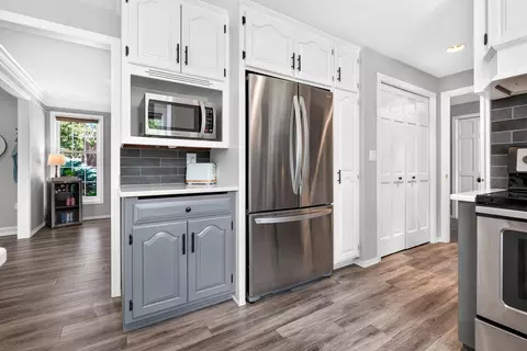 Kitchen - 27 Lamplighter Ct, Appleton, WI 54914 photo 1 of 5