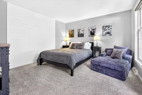 Bedroom - 27 Lamplighter Ct, Appleton, WI 54914 photo 1 of 9